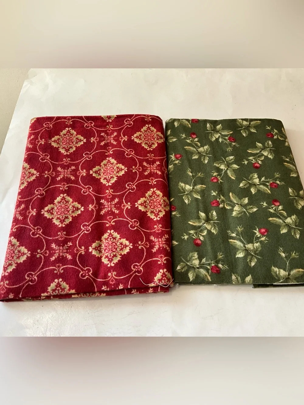 Quilting Sewing Fabric Lot Maywood Studio Return to Romance Floral Red Green